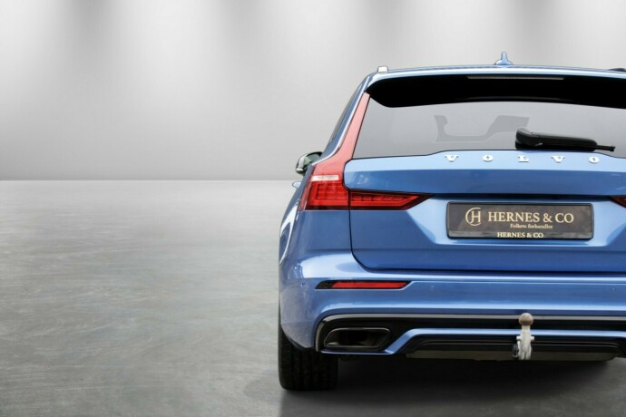volvo-v60-plug-in-petrol-2020-big-7