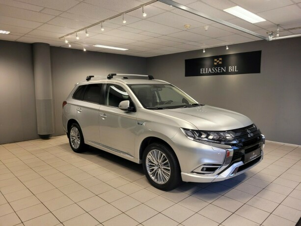 mitsubishi-outlander-plug-in-petrol-2021-big-10