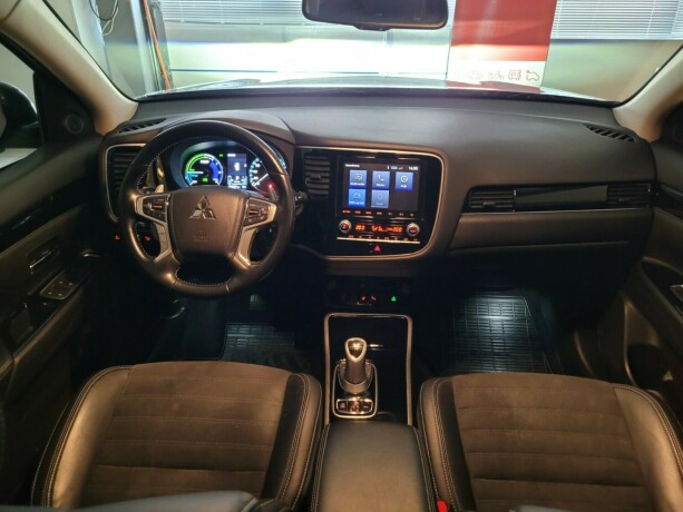 mitsubishi-outlander-plug-in-petrol-2021-big-29