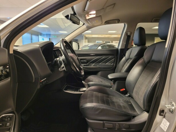 mitsubishi-outlander-plug-in-petrol-2021-big-20