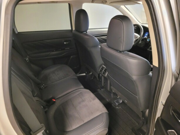 mitsubishi-outlander-plug-in-petrol-2021-big-16