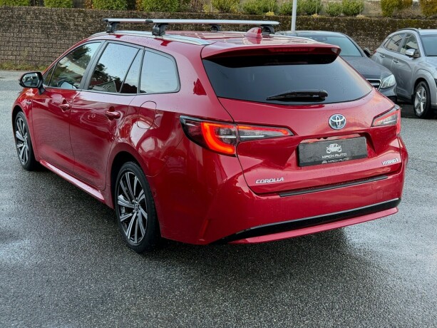 toyota-corolla-elektrisitetbensin-2020-big-3