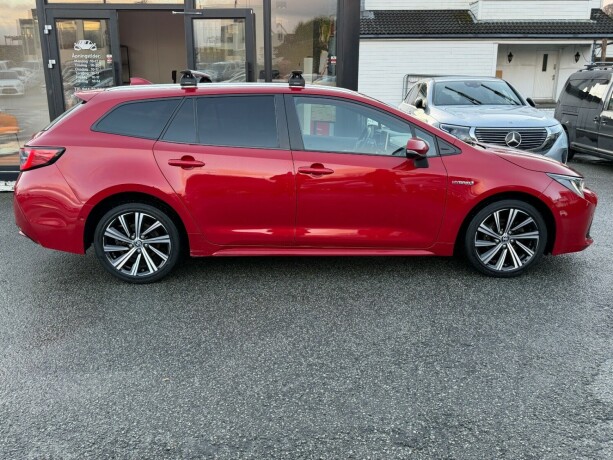 toyota-corolla-elektrisitetbensin-2020-big-5