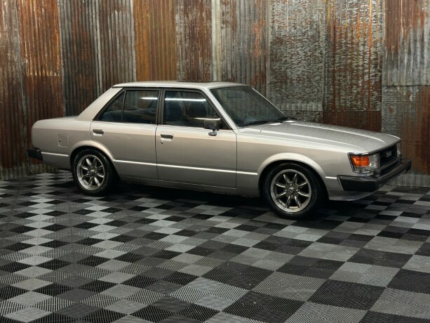 toyota-carina-bensin-1980-big-2