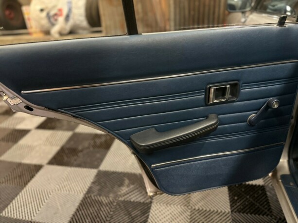 toyota-carina-bensin-1980-big-38