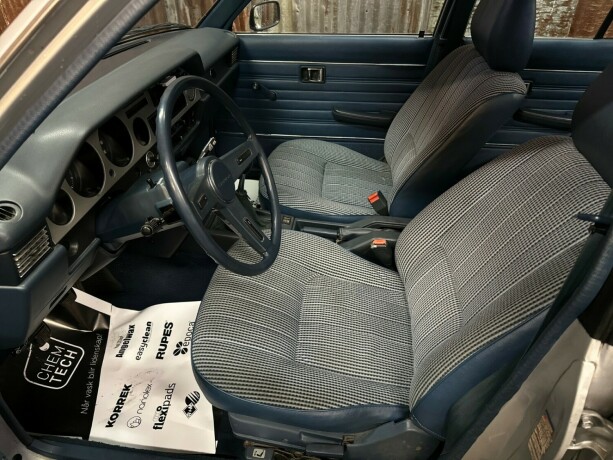 toyota-carina-bensin-1980-big-19