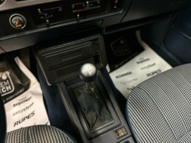 toyota-carina-bensin-1980-big-28