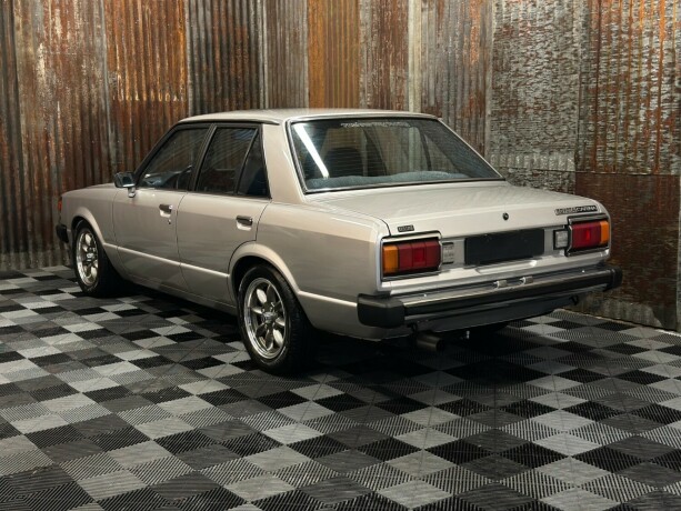 toyota-carina-bensin-1980-big-9