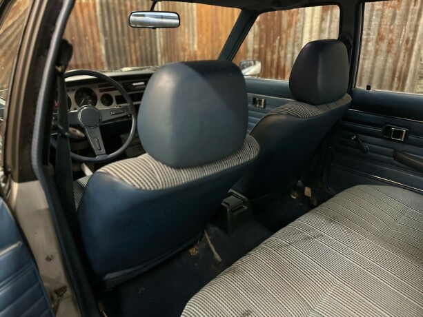 toyota-carina-bensin-1980-big-37