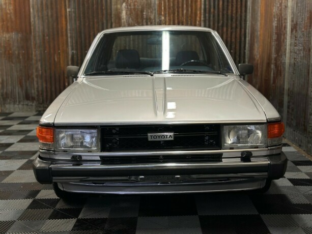 toyota-carina-bensin-1980-big-7