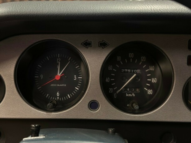 toyota-carina-bensin-1980-big-25