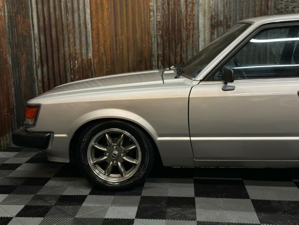 toyota-carina-bensin-1980-big-13