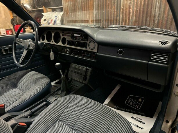 toyota-carina-bensin-1980-big-31