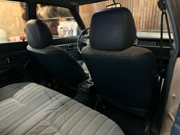 toyota-carina-bensin-1980-big-34