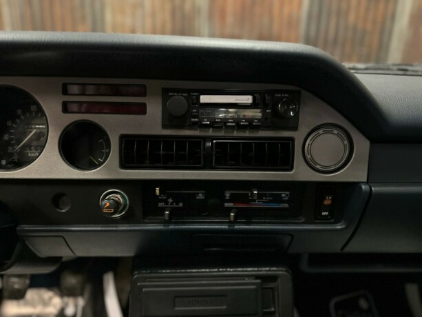 toyota-carina-bensin-1980-big-27