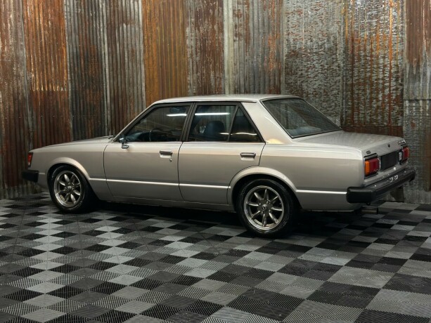 toyota-carina-bensin-1980-big-11