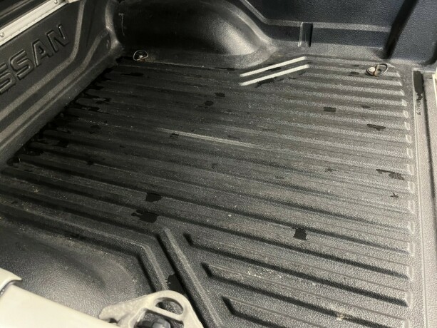 nissan-navara-diesel-2018-big-29