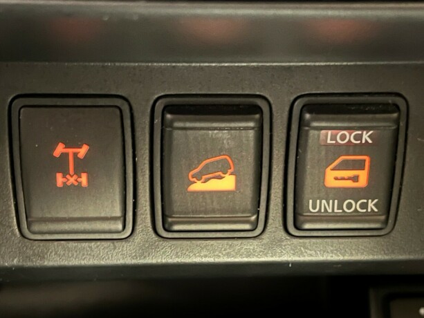 nissan-navara-diesel-2018-big-40