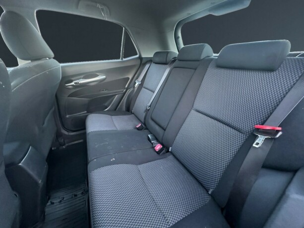 toyota-auris-diesel-2011-big-12