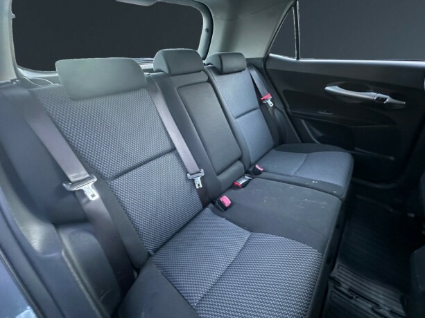 toyota-auris-diesel-2011-big-13