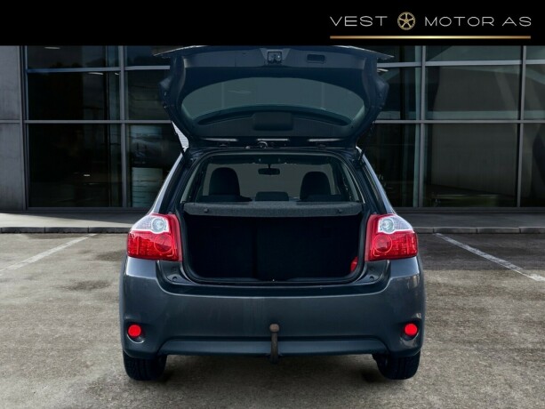 toyota-auris-diesel-2011-big-6