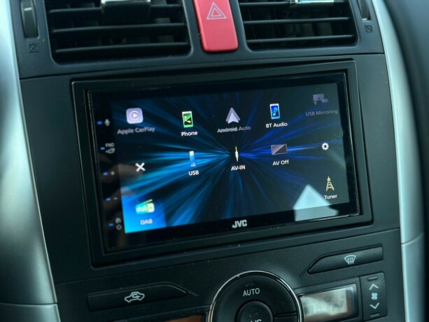 toyota-auris-diesel-2011-big-24