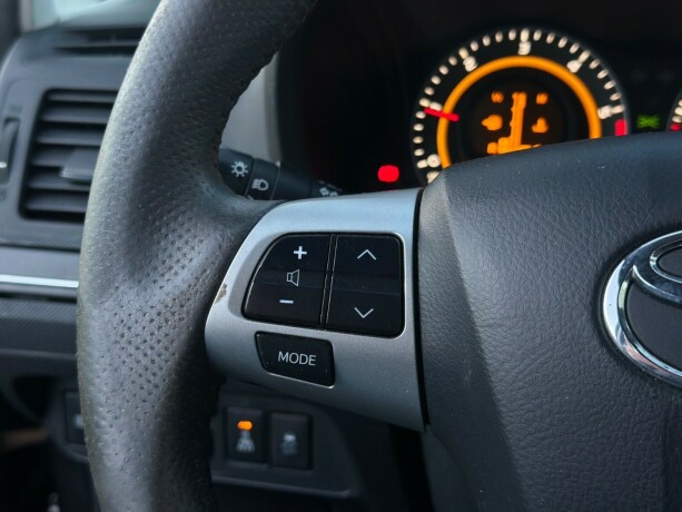 toyota-auris-diesel-2011-big-21