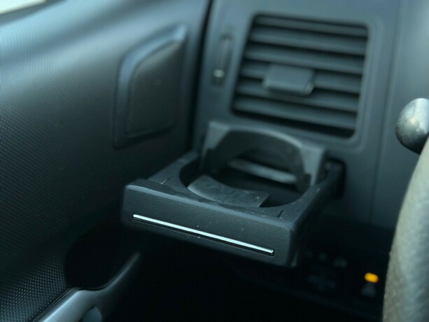 toyota-auris-diesel-2011-big-19