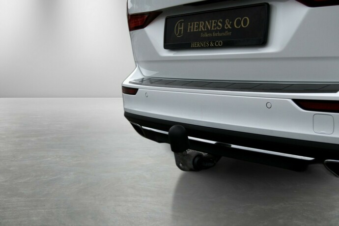 volvo-v60-plug-in-petrol-2020-big-31