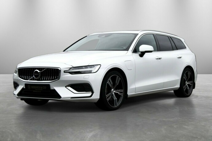 volvo-v60-plug-in-petrol-2020-big-1
