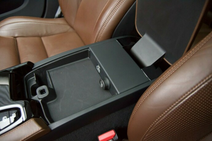 volvo-v60-plug-in-petrol-2020-big-19