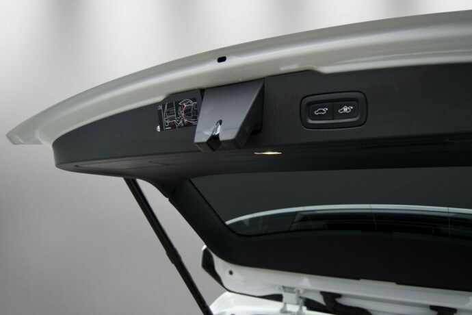 volvo-v60-plug-in-petrol-2020-big-29