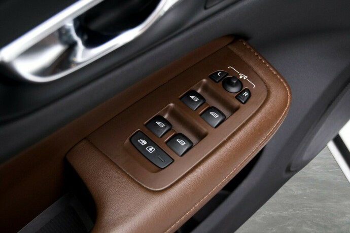 volvo-v60-plug-in-petrol-2020-big-20