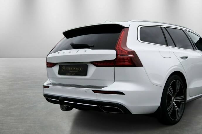 volvo-v60-plug-in-petrol-2020-big-6