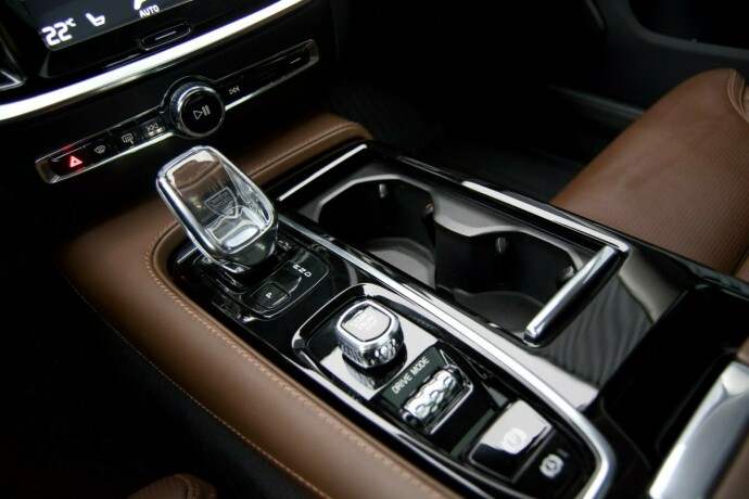 volvo-v60-plug-in-petrol-2020-big-15