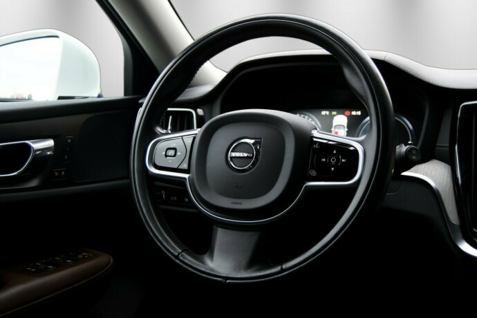 volvo-v60-plug-in-petrol-2020-big-10