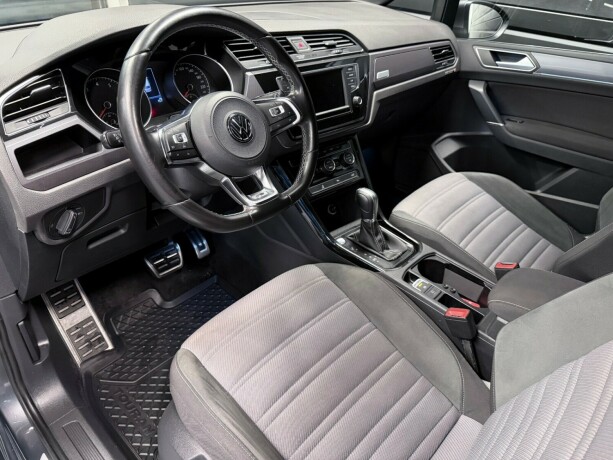 volkswagen-touran-bensin-2017-big-11