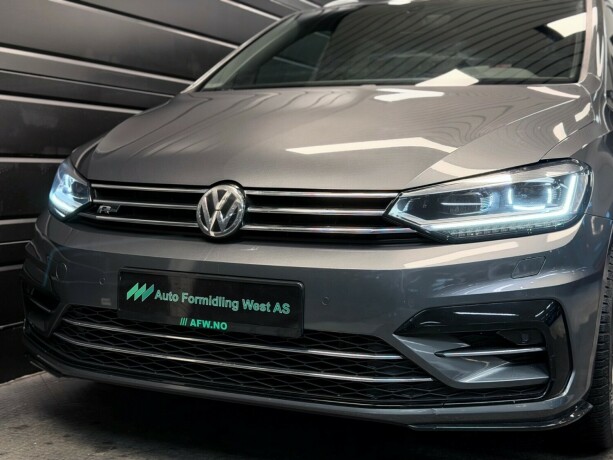 volkswagen-touran-bensin-2017-big-3