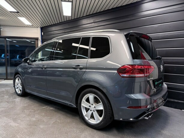 volkswagen-touran-bensin-2017-big-5