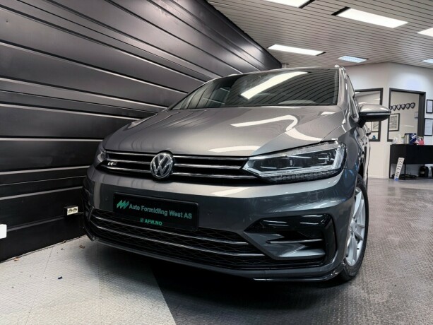 volkswagen-touran-bensin-2017-big-2