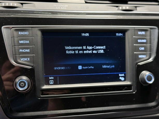 volkswagen-touran-bensin-2017-big-25