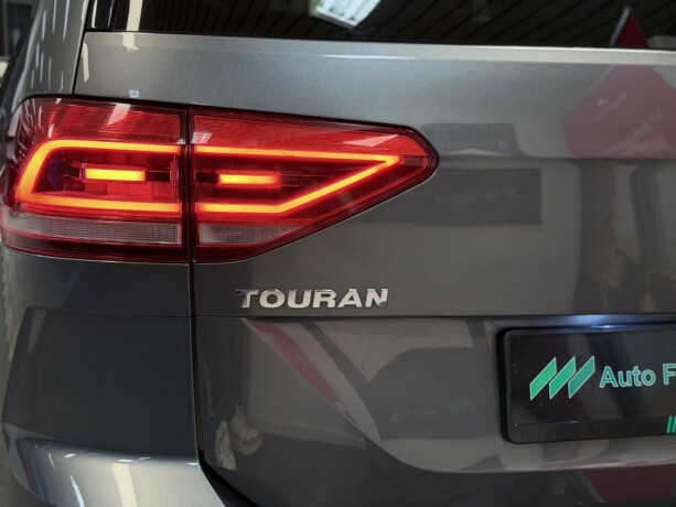 volkswagen-touran-bensin-2017-big-29