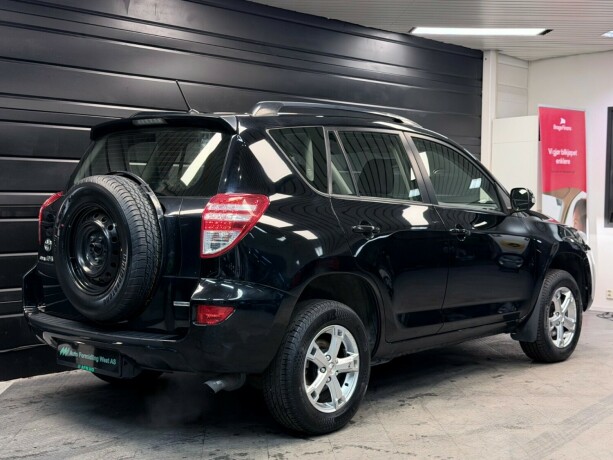 toyota-rav4-bensin-2011-big-8