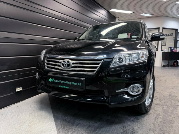 toyota-rav4-bensin-2011-big-2