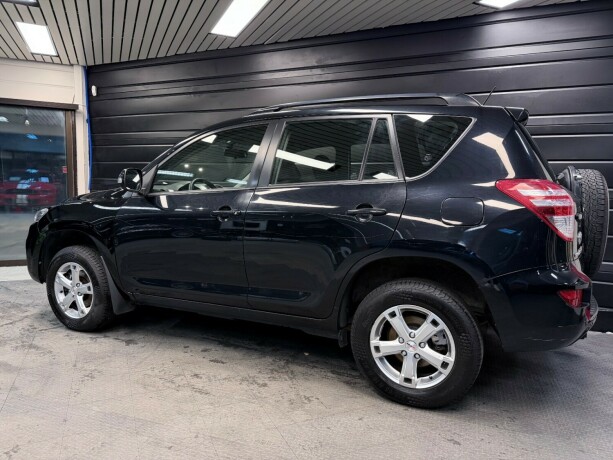 toyota-rav4-bensin-2011-big-4