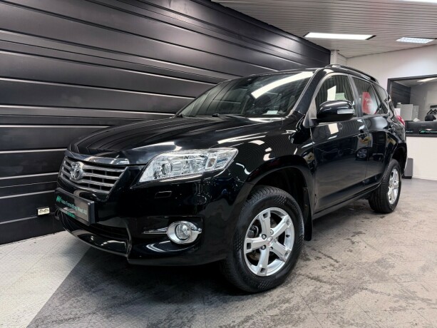 toyota-rav4-bensin-2011-big-1
