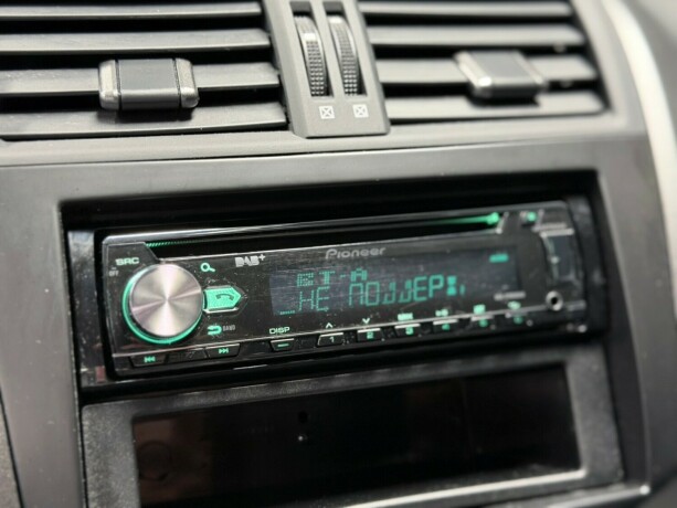 toyota-rav4-bensin-2011-big-24