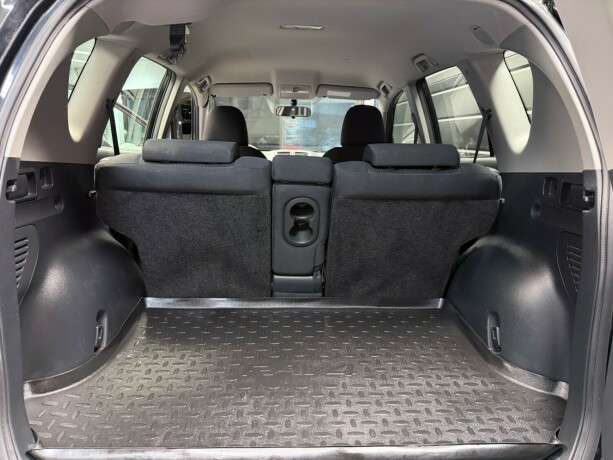 toyota-rav4-bensin-2011-big-18