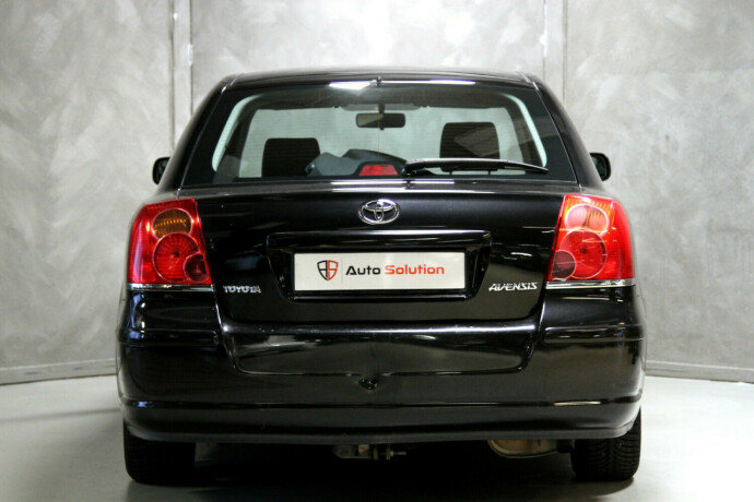 toyota-avensis-bensin-2004-big-3