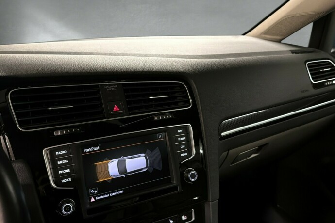 volkswagen-golf-bensin-2016-big-14